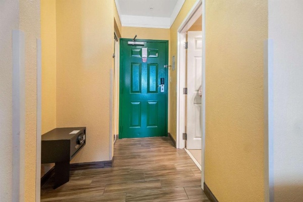 Quality Inn & Suites Galveston - Beachfront image 19