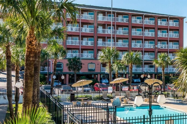 Quality Inn & Suites Galveston - Beachfront image 24